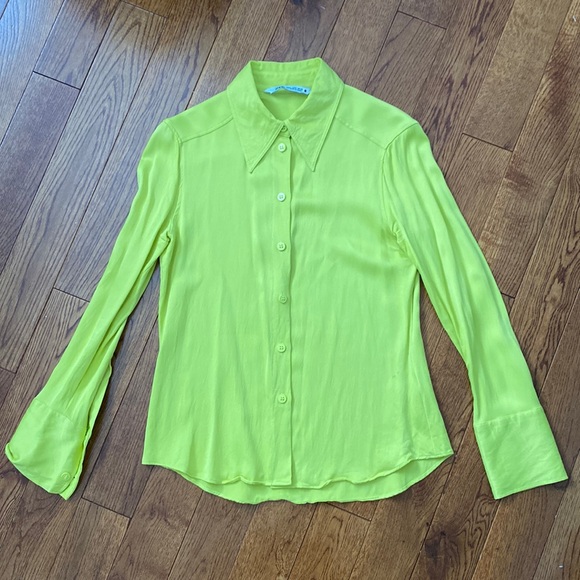 Zara Chartreuse Button Up Blouse - Picture 2 of 6
